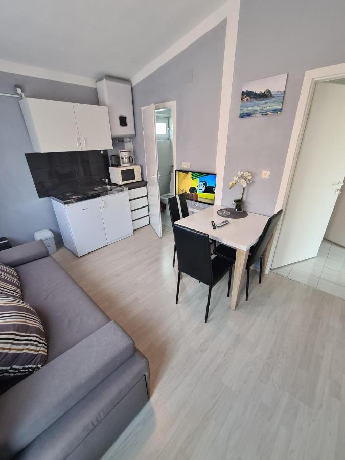 Apartments Lana - 30 M From The Sea セリネ エクステリア 写真